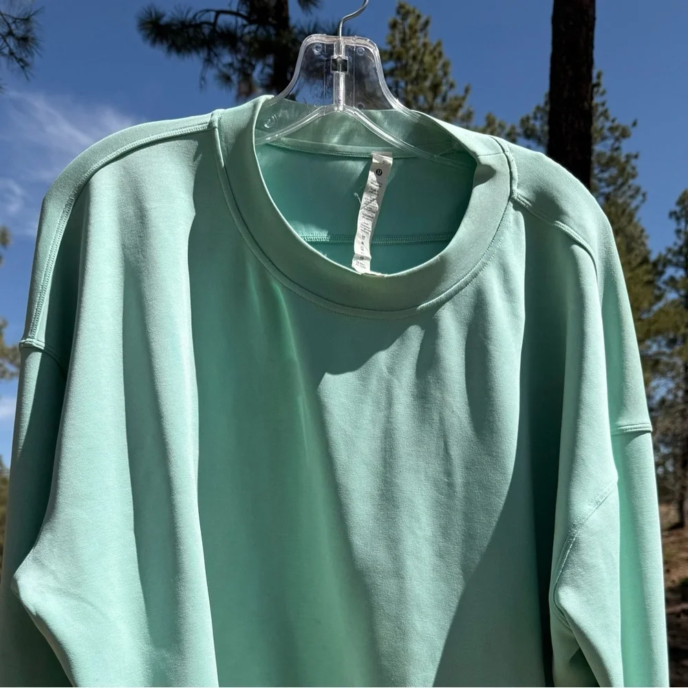 Lululemon Perfectly Oversized Softstreme Crew Size 10 Mint Green